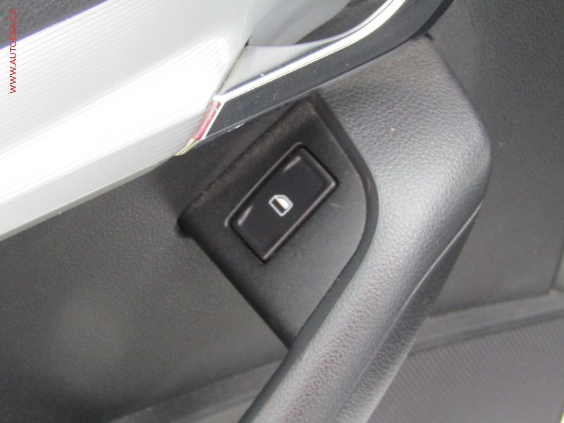 Škoda Octavia (2015) 1.6TDi, ČR, Style, TZ, navi - fotka 12 z 19