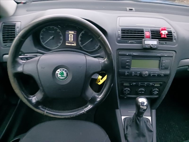 Škoda Octavia 1,9 TDI 77 Kw KOMBI, TAŽNÉ - fotka 12 z 17