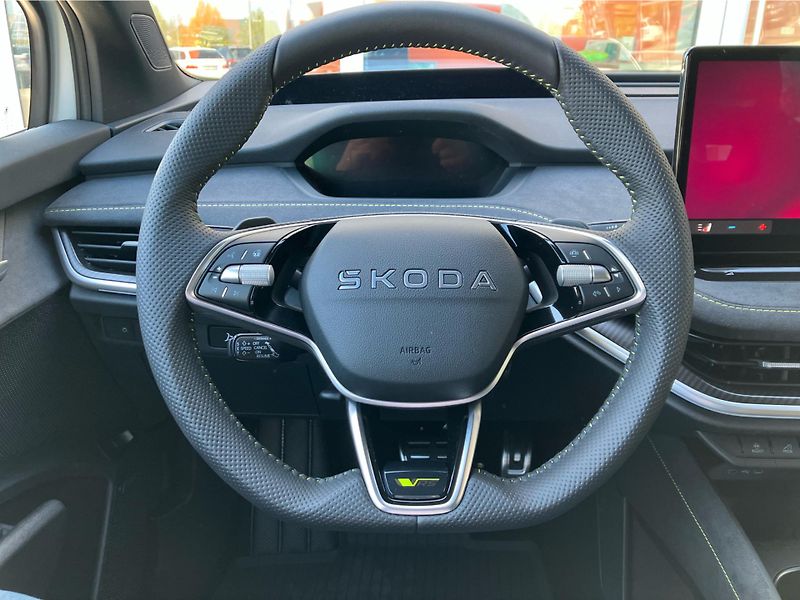 Škoda Elroq 85x vRS 250 kW 84 kWh - fotka 13 z 30