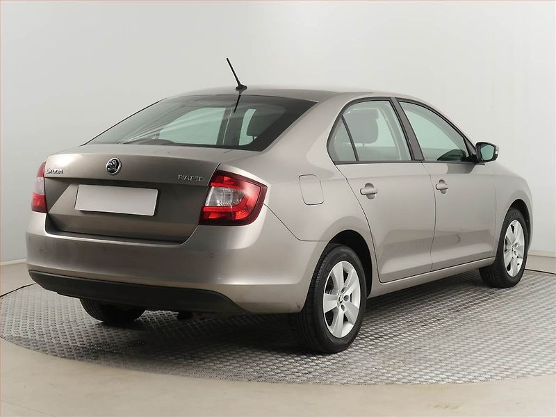 Škoda Rapid (2019) Ambition Plus 1.0 TSI, ČR - fotka 5 z 15