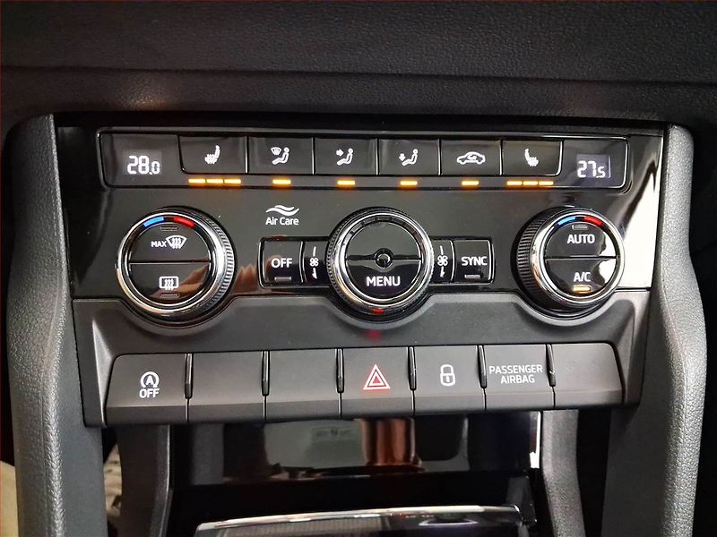 Škoda Karoq (2019) Ambition 2.0 TDI - fotka 17 z 19