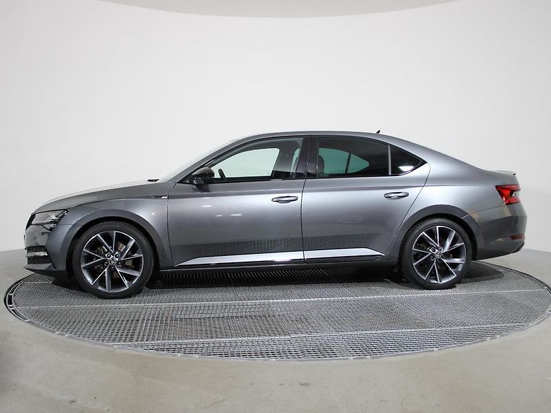 Škoda Superb (2022) SportLine - fotka 3 z 14