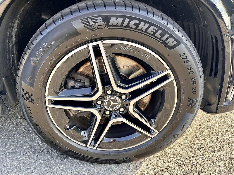 Mercedes-Benz GLE (2021) 350 d 4MATIC SUV - fotka 28 z 30