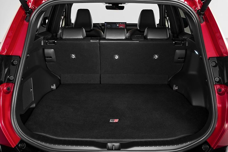 Toyota RAV4 (2026) GR SPORT 4x4 - PHEV - fotka 12 z 18