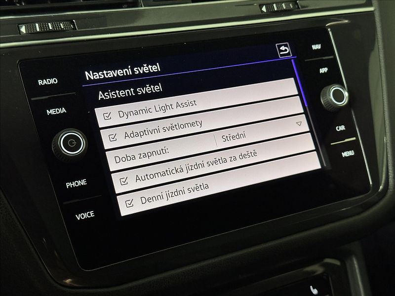 Volkswagen Tiguan Allspace 2,0 TDi  DSG 4x4 R-Line Kessy - fotka 27 z 46