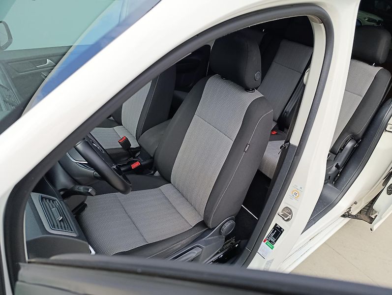 Volkswagen Caddy MAXI 2.0TDI 110kW DSG  - fotka 13 z 29