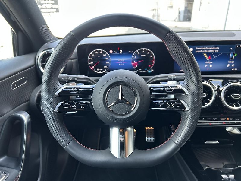 Mercedes-Benz Třídy A A 180 AMG - fotka 14 z 28