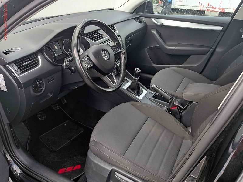 Škoda Octavia (2017) 1.6TDi, ČR, Navi, AC - fotka 9 z 16
