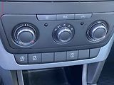 Škoda Yeti (2014) 1.6 TDi, GreenLine, +kola - náhled 14