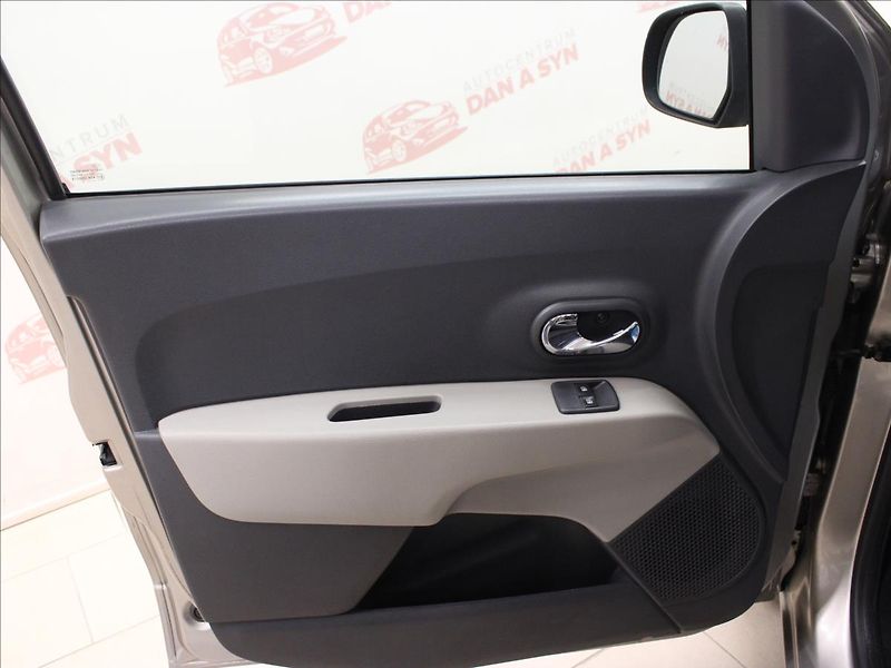 Dacia Lodgy 1,5 dCi Laureate 1.majitel - fotka 8 z 32