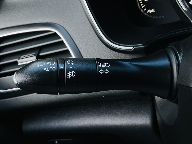 Renault Mégane 1.5dCI MANUÁL TAŽNÉ SERVISKA - fotka 39 z 44