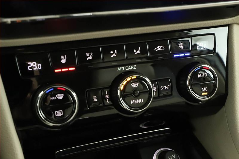 Škoda Superb (2017) 2.0 TDI, Automat, Kůže, Navi - fotka 15 z 20
