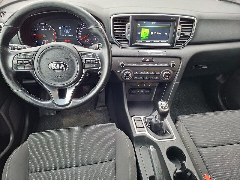 Kia Sportage (2016) 1.7CRDi 85kW -1.MAJITEL-KAMERA - fotka 13 z 41