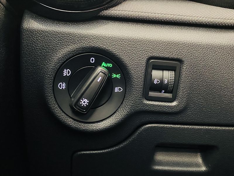 Škoda Fabia 1,0 MPI 59kW Selection - fotka 19 z 25