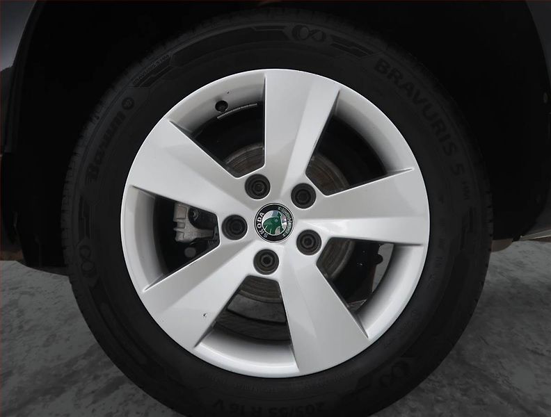 Škoda Yeti (2010) 1.2 TSI, Park. senzory - fotka 14 z 17