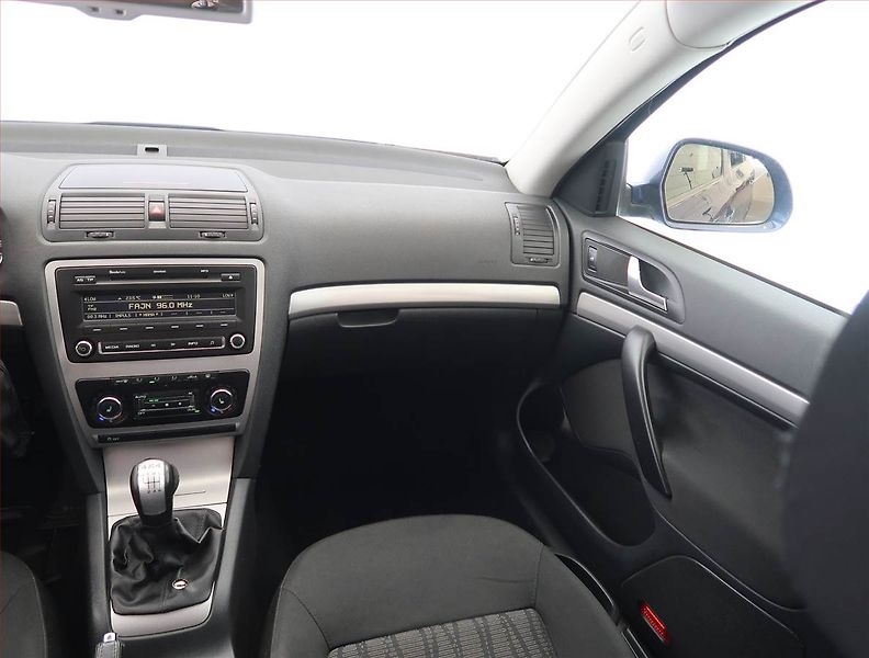 Škoda Octavia (2010) 1.8 TSI, jezdí výborně - fotka 8 z 21