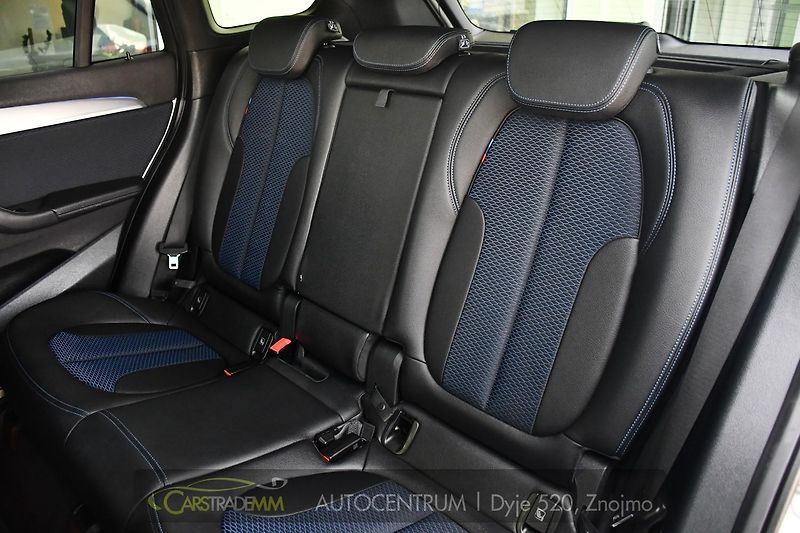 BMW X1 xDrive20d M-SPORT ČR - fotka 14 z 52