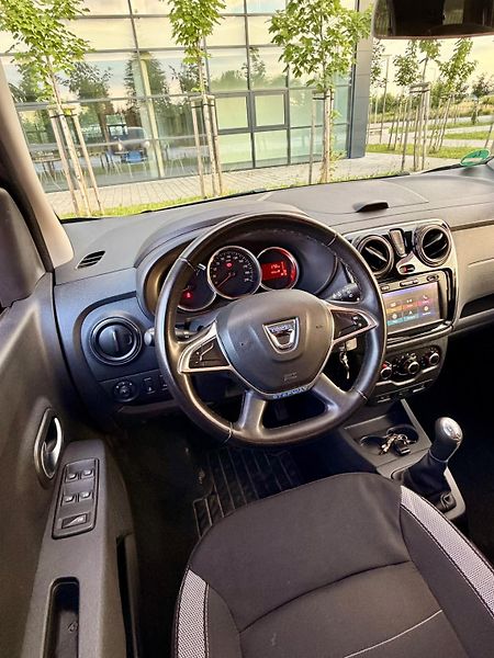 Dacia Lodgy (2018) 1.6 SCe 7 míst - fotka 13 z 19