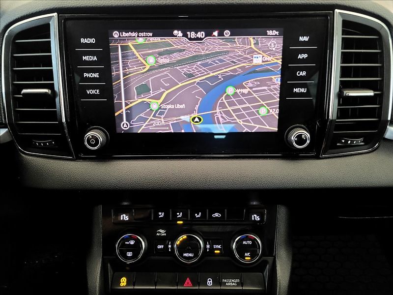 Škoda Karoq 1,5 TSI,DSG,navi,110kw - fotka 25 z 49