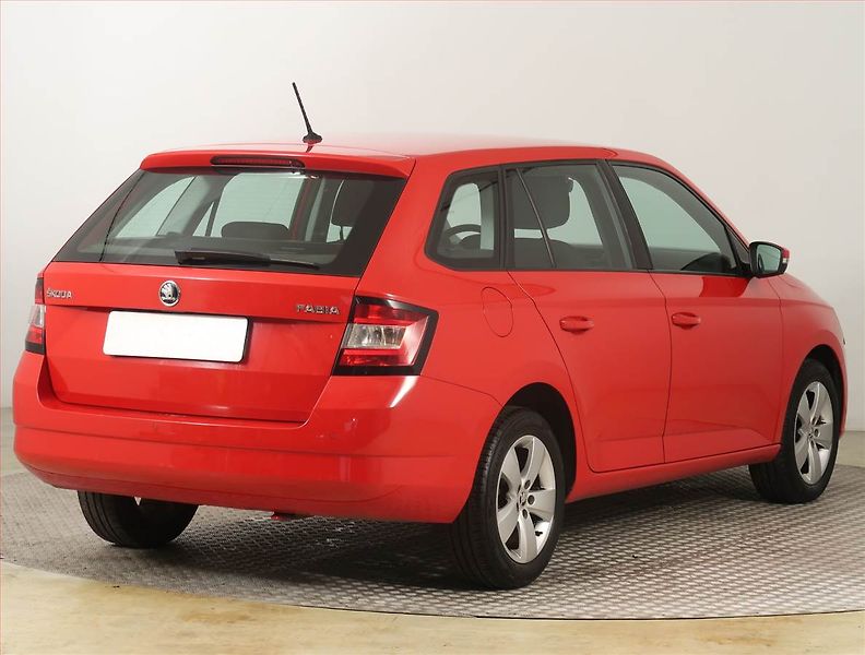 Škoda Fabia (2016) 1.2 TSI, Park. senzory - fotka 5 z 17