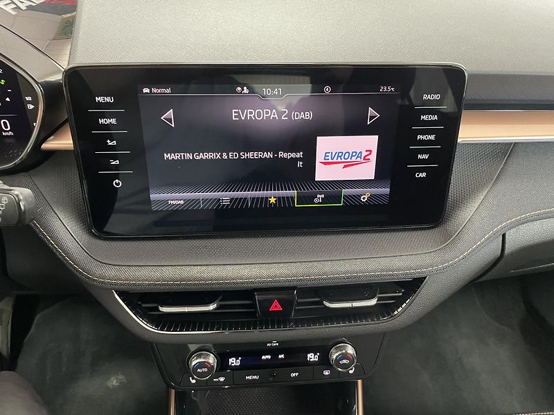 Škoda Fabia 1.0 TSi 81kW DSG ČR 1.MAJ NAVI - fotka 28 z 34
