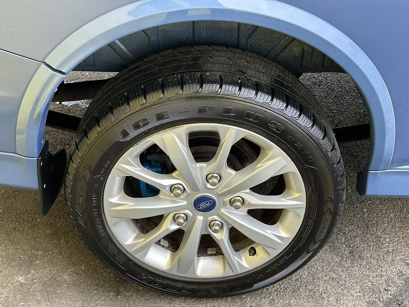 Ford Transit Custom (2014) SPORT 2.2/114Kw  *3.Místa *TZ* - fotka 40 z 41