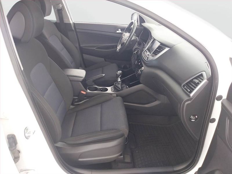Hyundai Tucson (2016) 1.7 CRDi, Serv.kniha - fotka 9 z 21