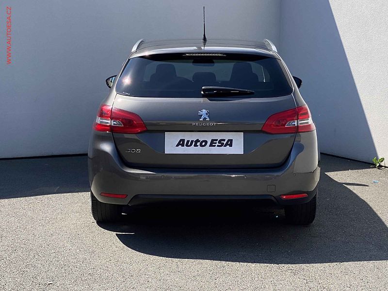 Peugeot 308 (2018) 1.2 PT, Allure, AT, panor - fotka 5 z 19