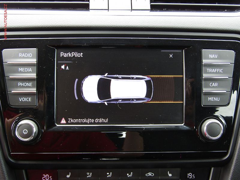 Škoda Octavia (2015) 2.0 TDi, ČR, DSG, bixen - fotka 19 z 21