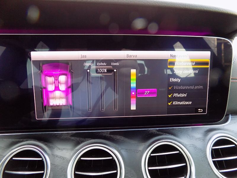 Mercedes-Benz Třídy E (2019) 53AMG/4-Matic/1.Maj.ČR/Led/ - fotka 38 z 48