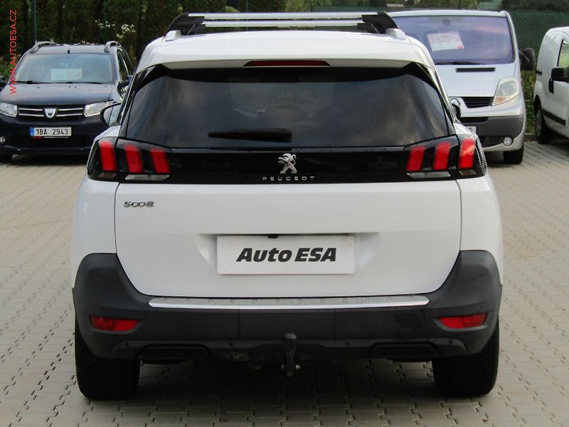 Peugeot 5008 (2017) 1.2 PT 7míst, ČR, Allure, AT - fotka 5 z 20