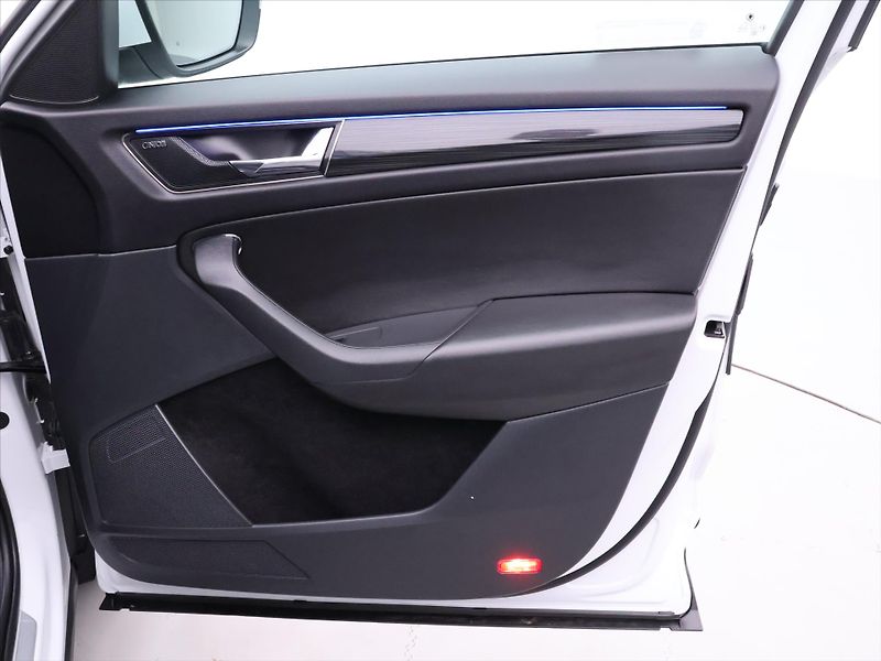 Škoda Kodiaq 2,0 TDI 140kW DSG 4x4 CZ Style - fotka 13 z 36