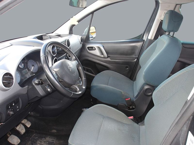 Peugeot Partner Tepee 1,6HDi TEPEE ČR 1.MAJITEL ! - fotka 18 z 32