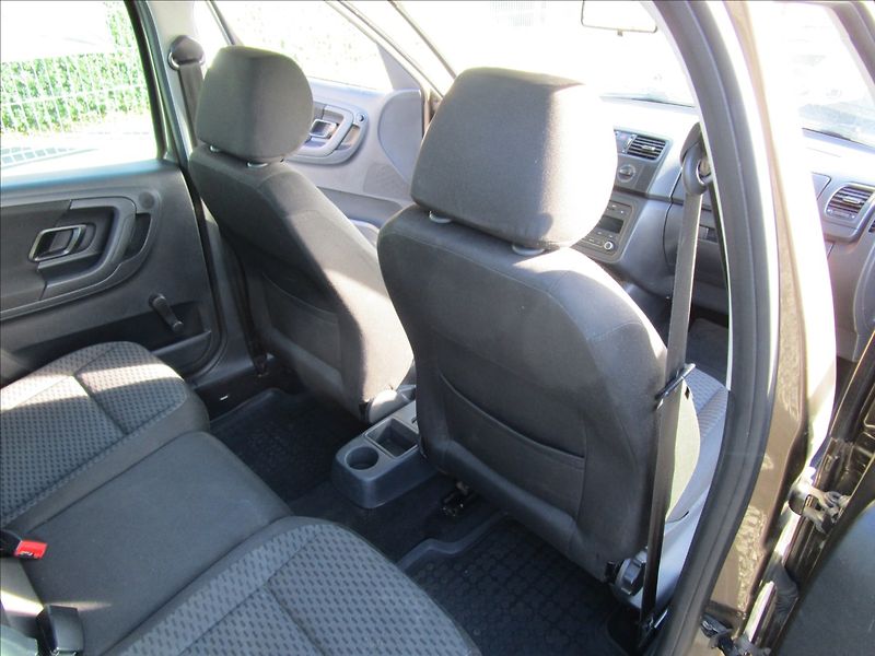 Škoda Roomster 1.4i 16V Ambition, Klima, 2. m - fotka 20 z 36
