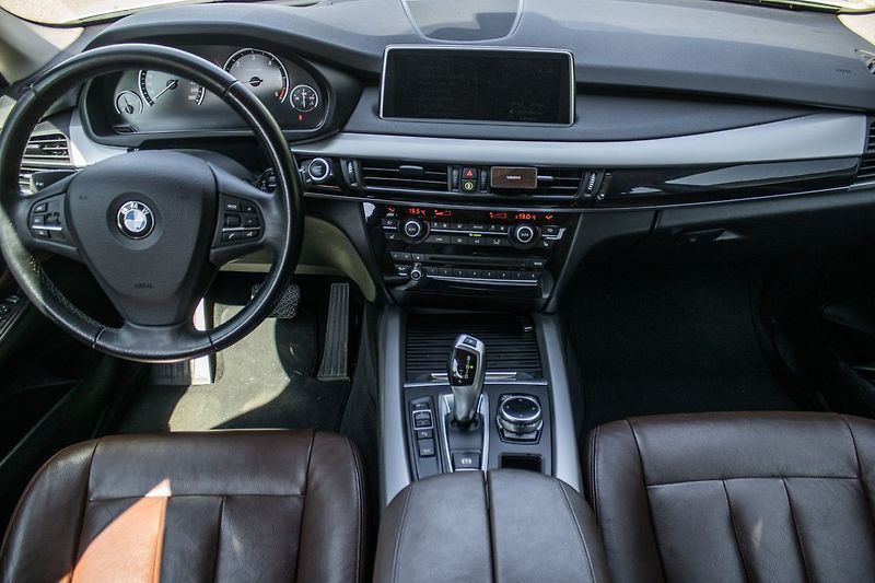 BMW X5 xDrive 30d - fotka 9 z 21
