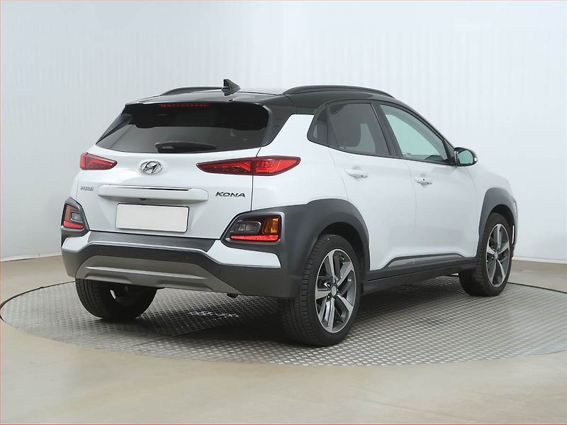 Hyundai Kona (2019) 1.0 T-GDI, Kůže, Navi - fotka 5 z 16
