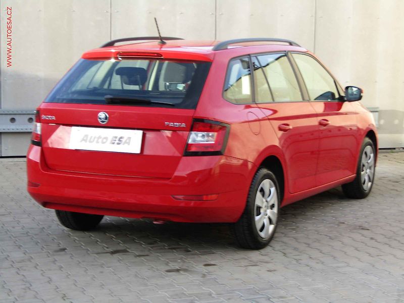 Škoda Fabia (2018) 1.0 TSi, 2.maj,ČR, AC, temp - fotka 4 z 17