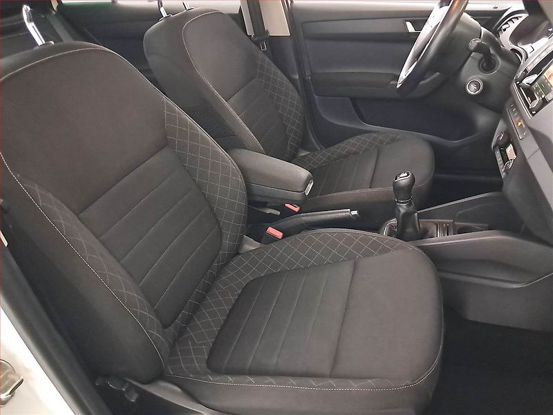 Škoda Fabia (2016) Style 1.2 TSI, Serv.kniha - fotka 9 z 21
