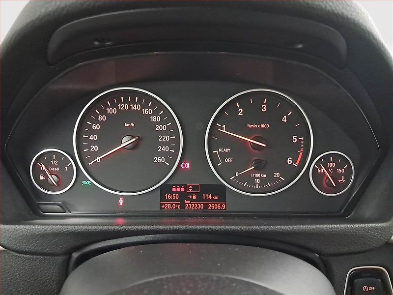 BMW Řada 3 (2015) 318 d, Navi, Park. senzory - fotka 11 z 21