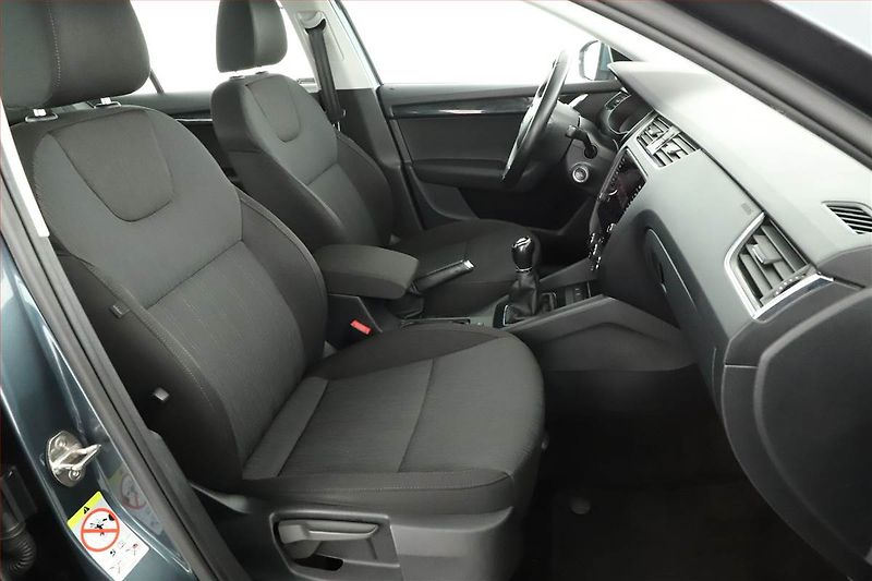 Škoda Octavia (2018) 1.6 TDI, Tempomat - fotka 7 z 14