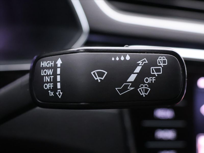 Škoda Superb 2,0 TDI 147kW L&K LED DSG CZ - fotka 19 z 36