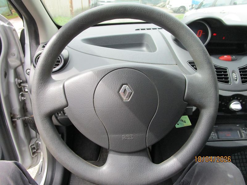Renault Twingo (2014) 1,2i, klimatizace - fotka 13 z 16