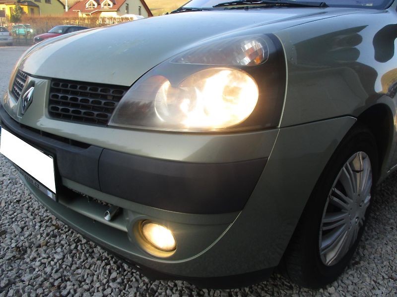 Renault Clio 1.2i ČR +sada kol - fotka 20 z 23