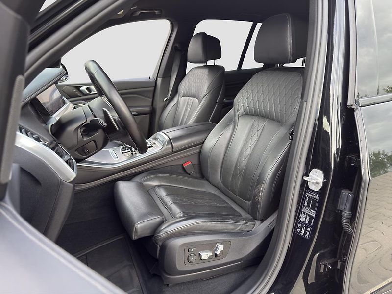BMW X5 xDrive30d - fotka 8 z 23