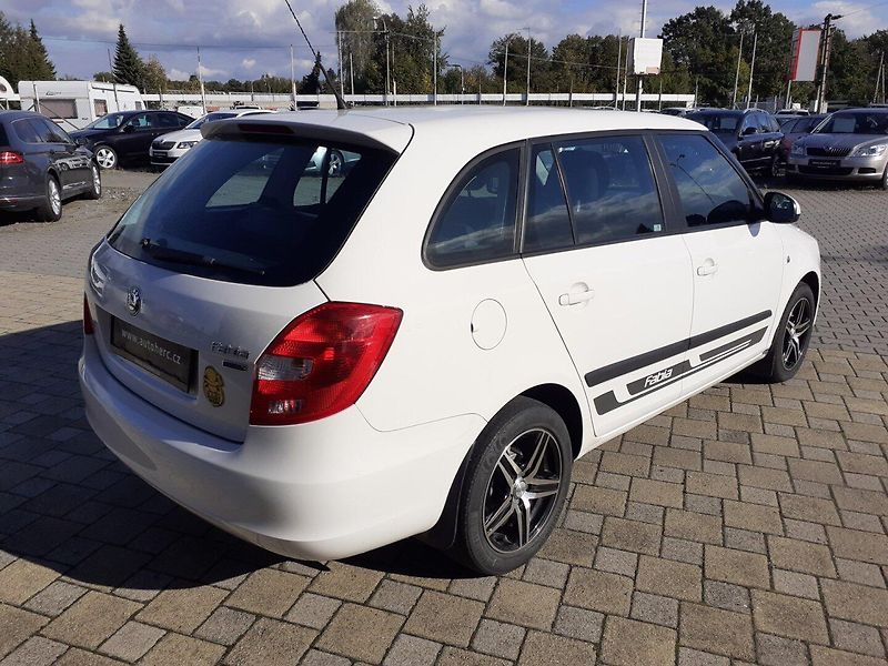Škoda Fabia (2010) KOMBI 1.6 TDI - fotka 4 z 37