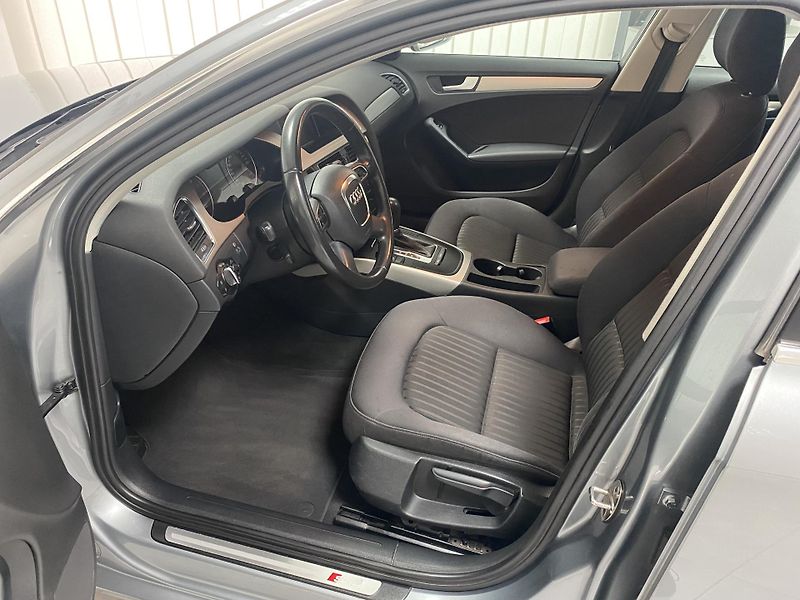 Audi A4 1.8 TFSi AUTOMAT DIGIAC - fotka 19 z 23