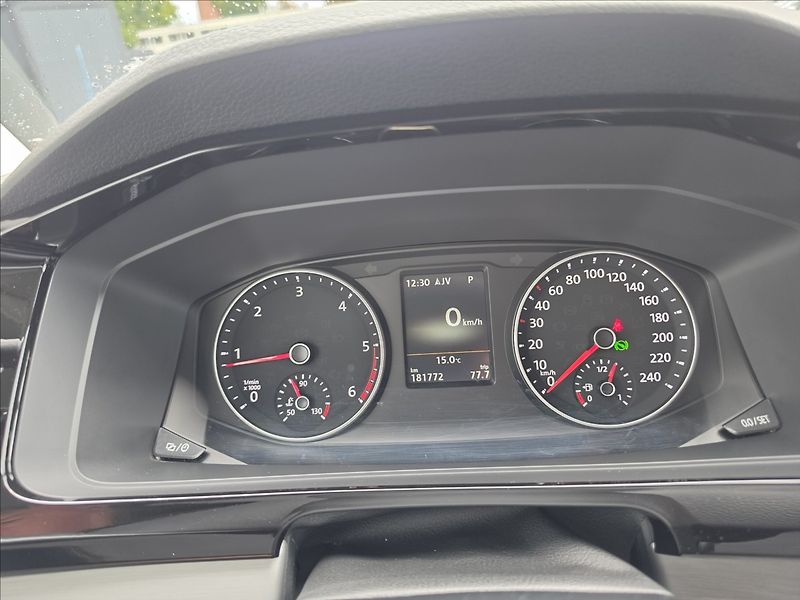 Volkswagen Multivan 2,0 TDi DSG BULLI KŮŽE 7 míst - fotka 16 z 50