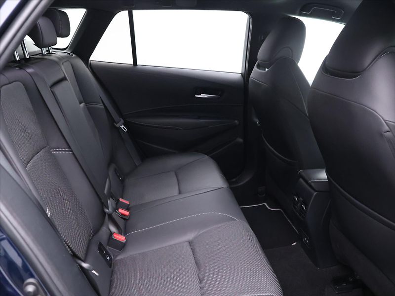Toyota Corolla 2,0 HEV Executive Sport CZ DPH - fotka 15 z 38