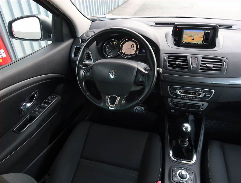 Renault Mégane (2015) 1.5 dCi, Navi, Tempomat - fotka 7 z 20