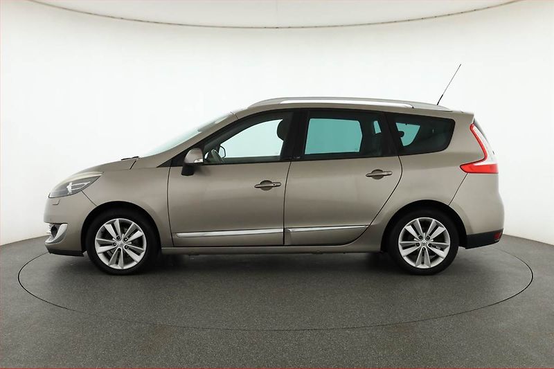 Renault Grand Scénic (2013) 1.6 dCi, 7 míst, Navi, Xenony - fotka 3 z 18